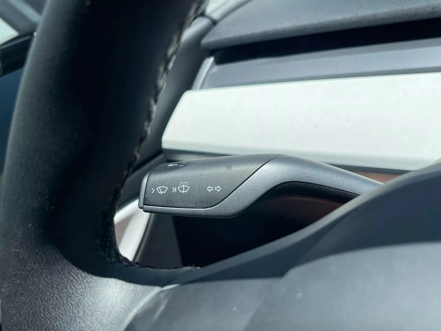 Used 2023 Tesla Model 3 Standard Range image 26