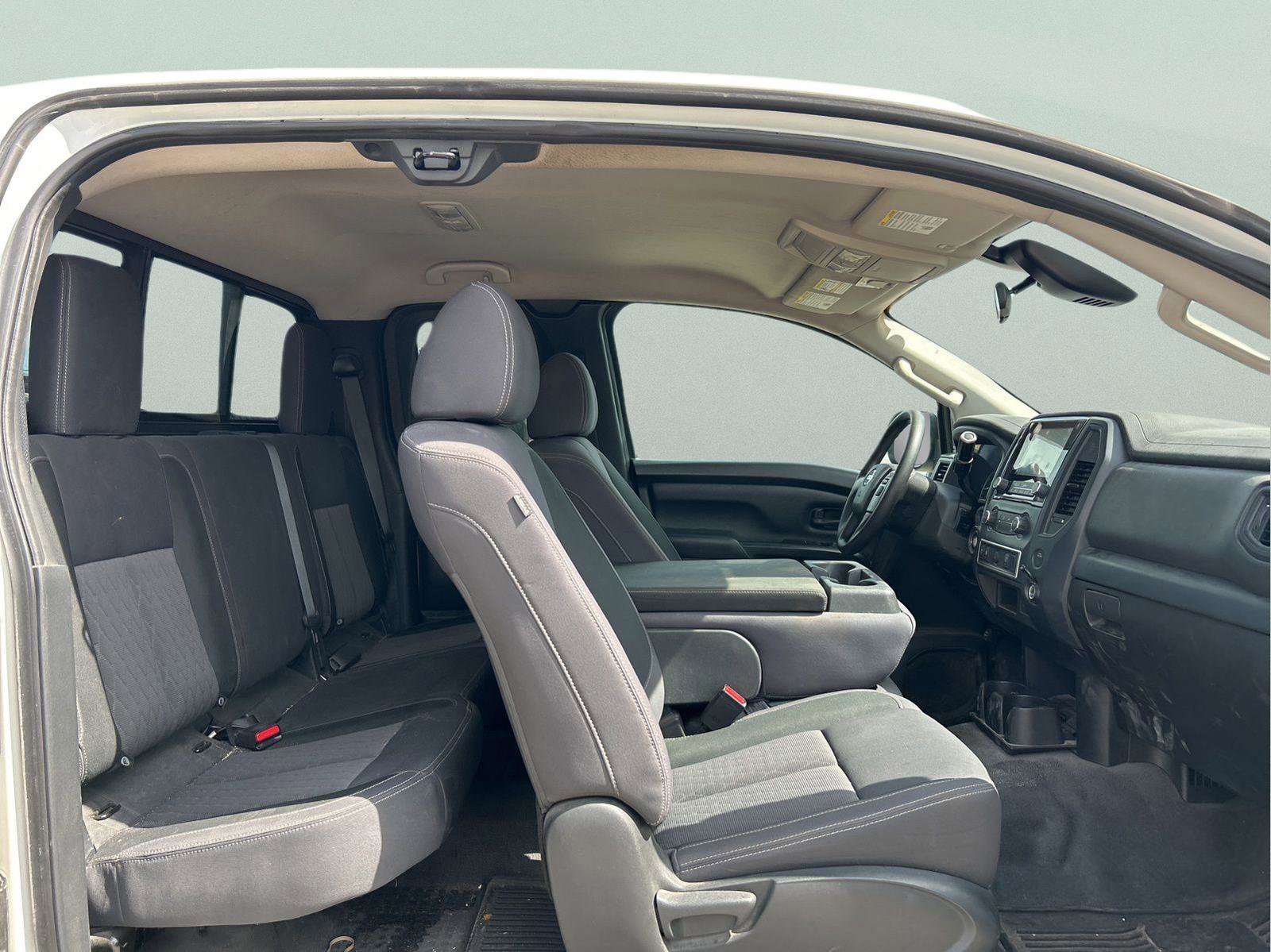 Used 2022 Nissan Titan S image 14