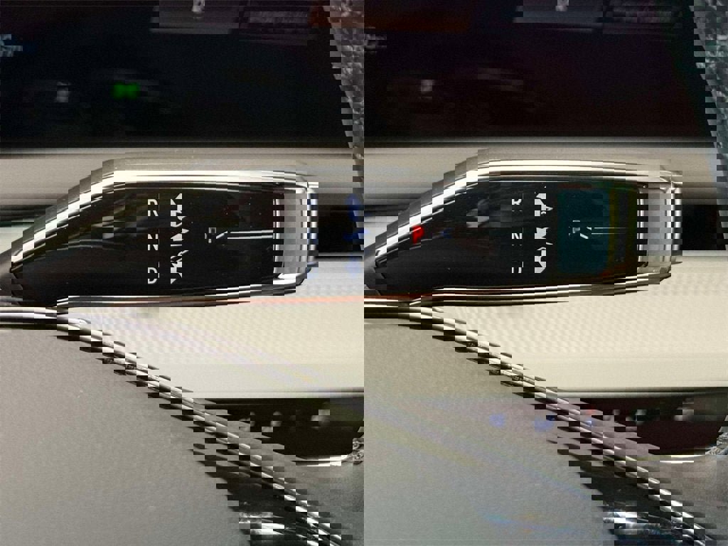 New 2025 Cadillac Optiq Sport 2 w/ LPO, ONYX Package image 18