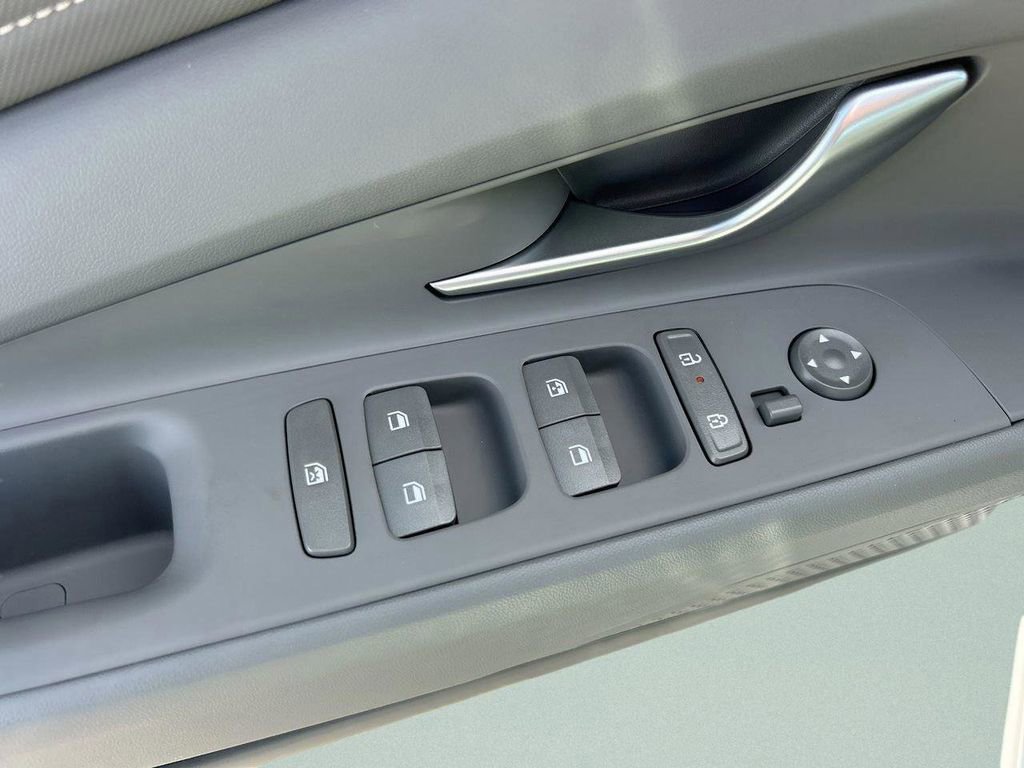 New 2026 Hyundai Elantra Sport FWD image 22