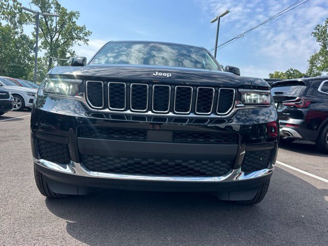 Used 2025 Jeep Grand Cherokee L Laredo AWD/4WD image 23