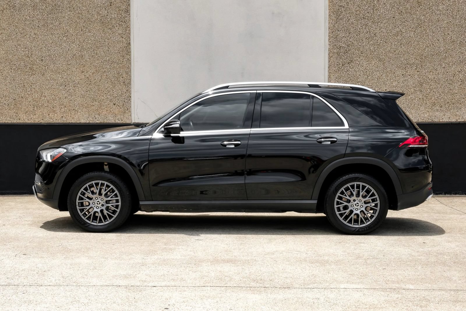 Used 2021 Mercedes-Benz GLE 350 w/ Premium Package image 15