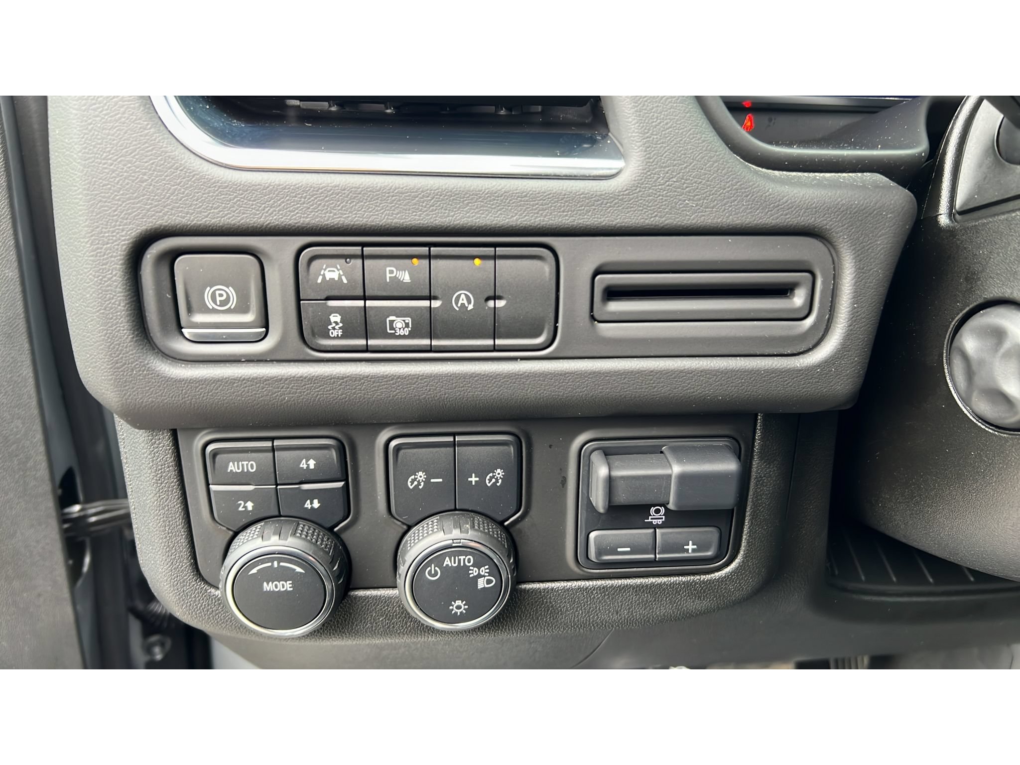 Certified 2023 Chevrolet Tahoe RST w/ Luxury Package AWD/4WD image 23