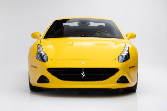 Used 2016 Ferrari California T image 21