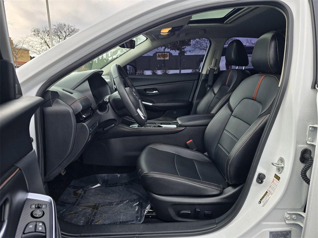 Used 2023 Nissan Sentra SR w/ SR Premium Package image 14