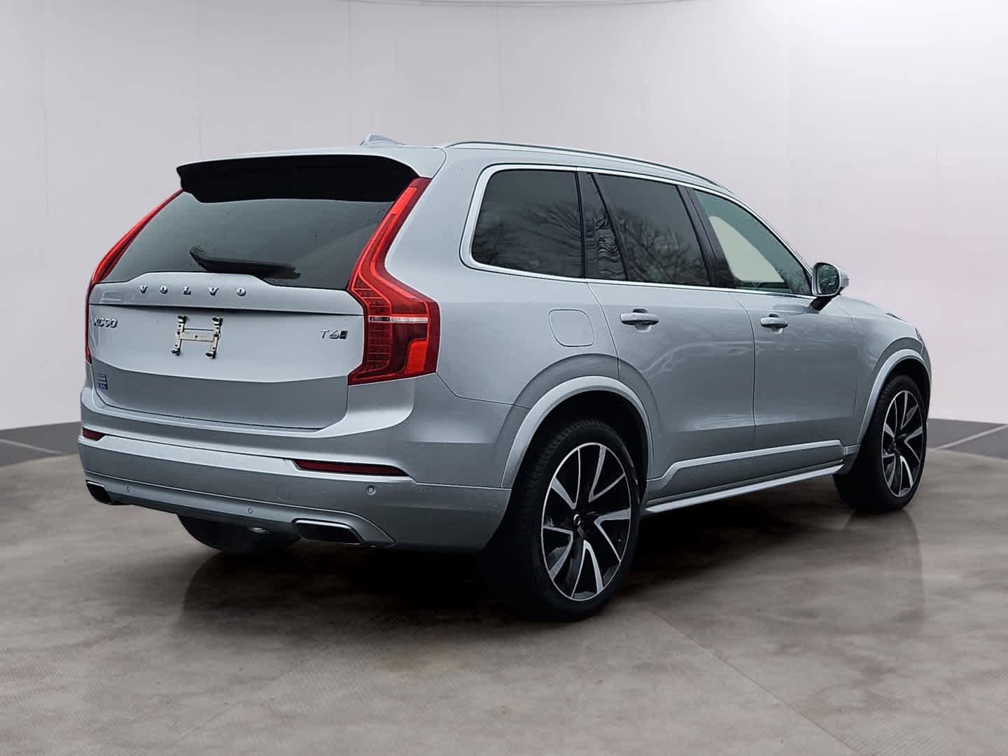 Used 2021 Volvo XC90 T6 Momentum w/ Climate Package AWD/4WD image 4