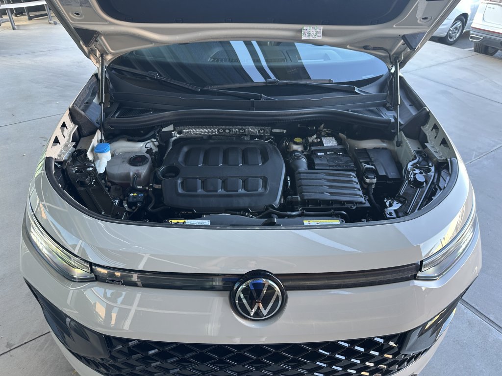Used 2025 Volkswagen Tiguan SE R-Line AWD/4WD image 38