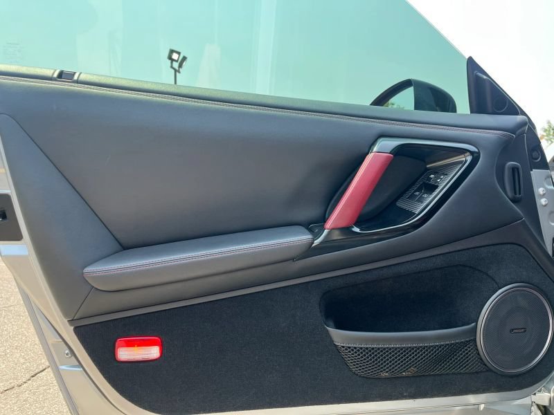 Used 2018 Nissan GT-R NISMO AWD/4WD image 19