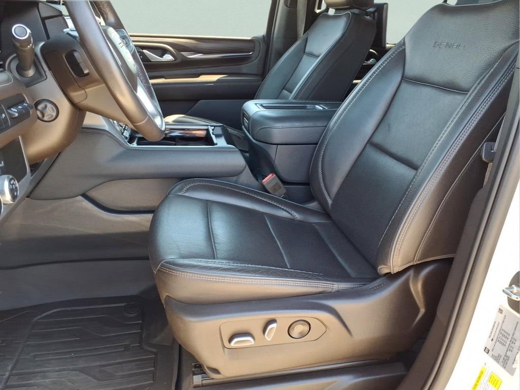 Used 2022 GMC Yukon XL Denali image 13