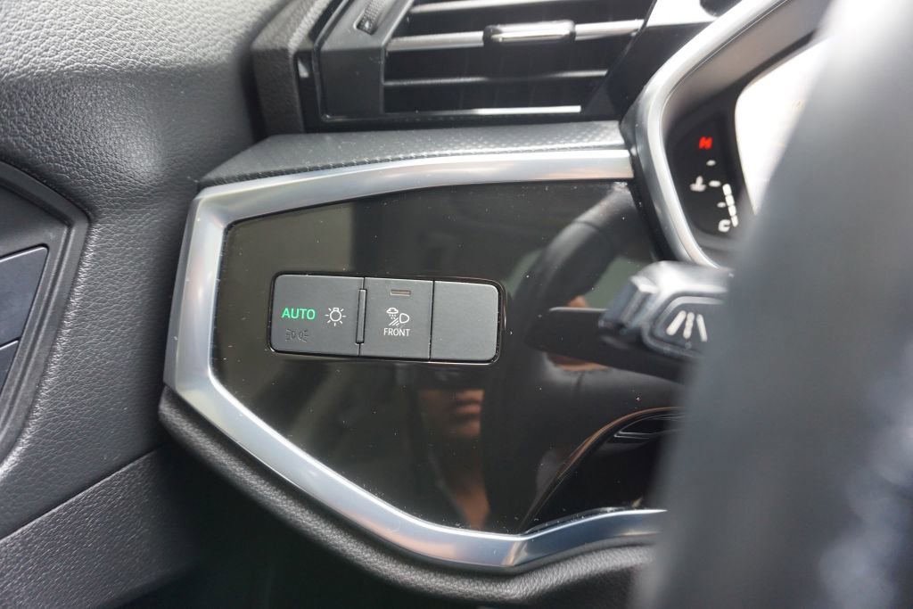 Used 2020 Audi Q3 2.0T Premium Plus w/ Premium Plus Package image 38