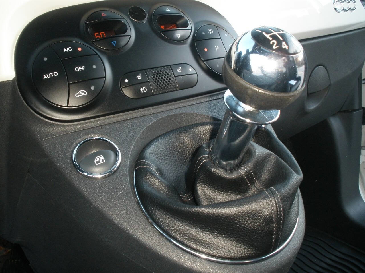 Used 2015 FIAT 500 Sport w/ Comfort/Convenience Group image 39