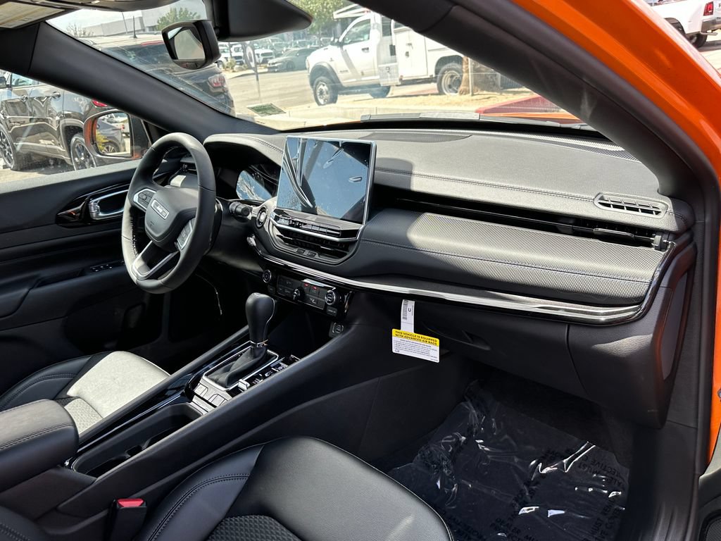 New 2026 Jeep Compass Latitude AWD/4WD image 12