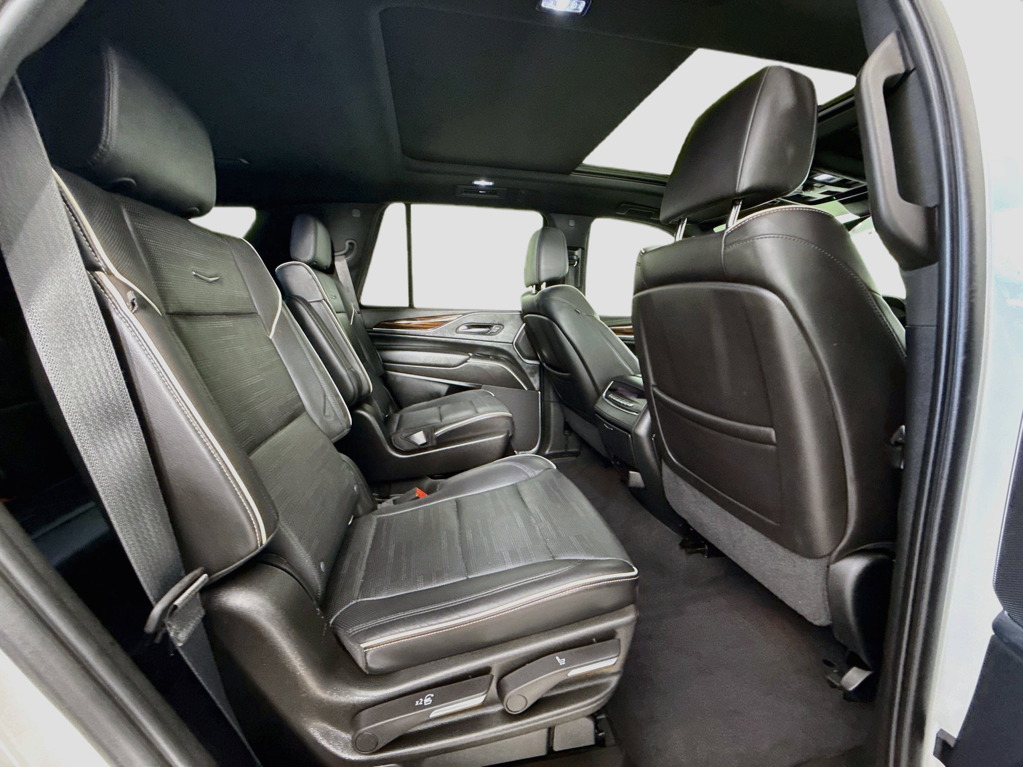 Used 2021 Cadillac Escalade Premium Luxury w/ Driver Assist Tech Package RWD image 32