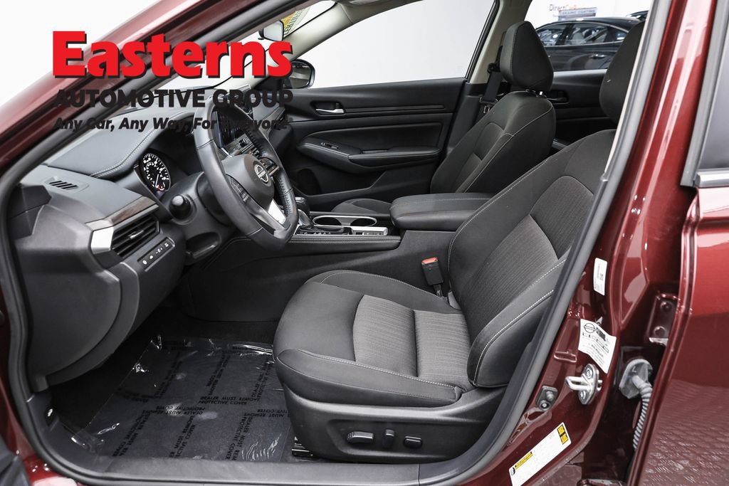 Used 2024 Nissan Altima 2.5 SV w/ SV Premium Package AWD/4WD image 15