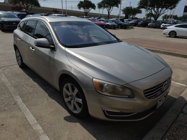 Used 2017 Volvo V60 T5 Premier w/ Convenience Package FWD image 4