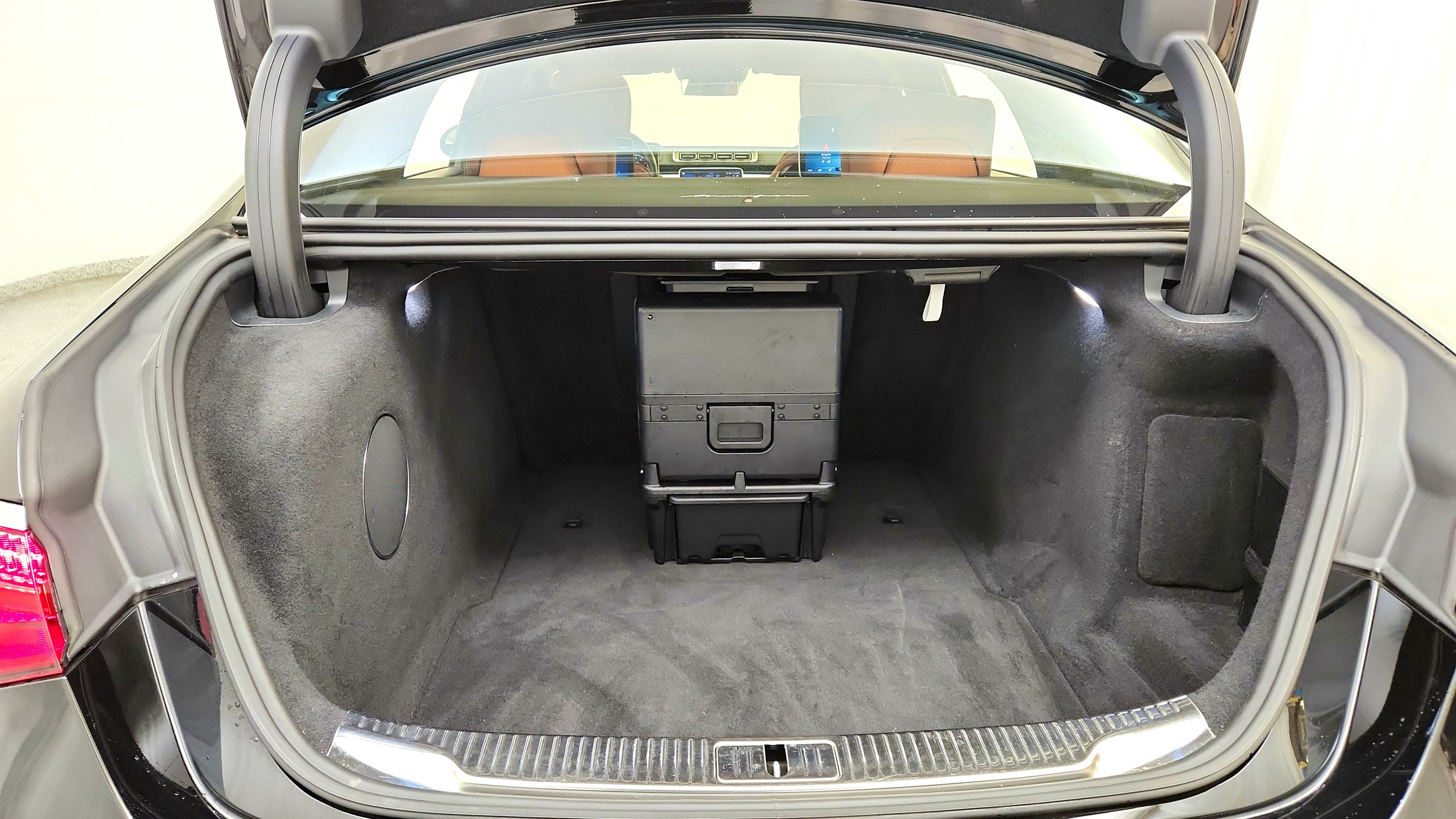 Used 2023 Mercedes-Benz Maybach S 680 4MATIC w/ Manufaktur Leather Package image 27