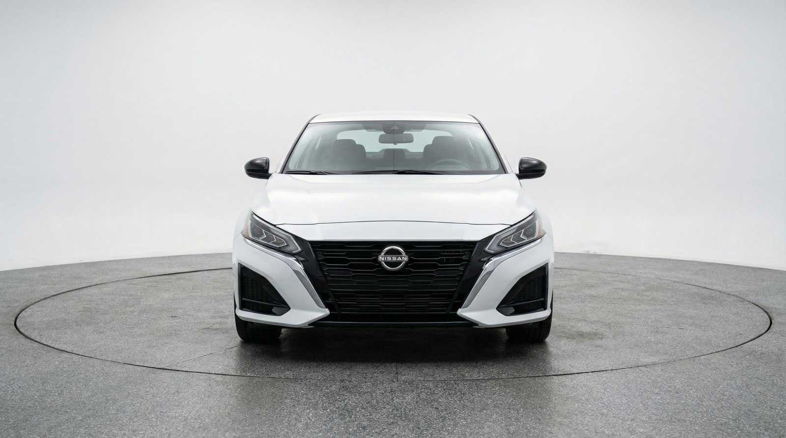 Used 2025 Nissan Altima 2.5 SV image 2