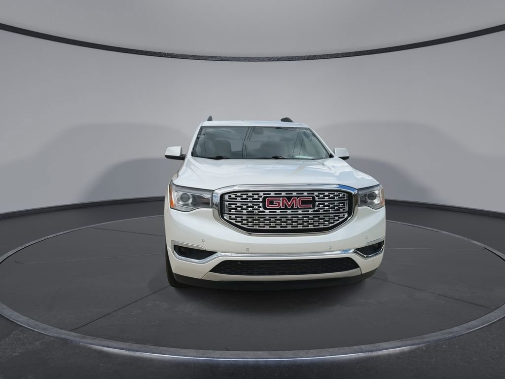 Used 2019 GMC Acadia Denali image 2