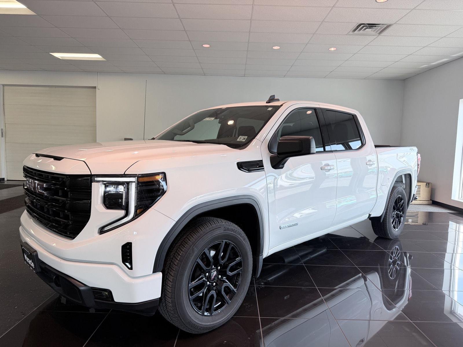 Used 2023 GMC Sierra 1500 Elevation AWD/4WD image 2
