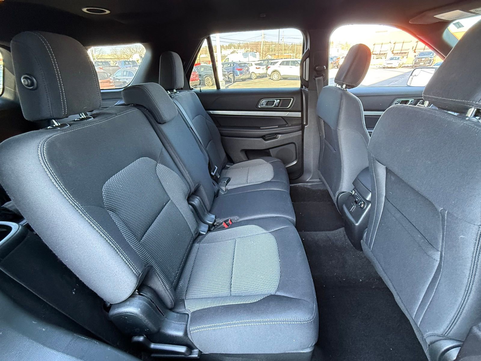 Used 2018 Ford Explorer XLT image 14