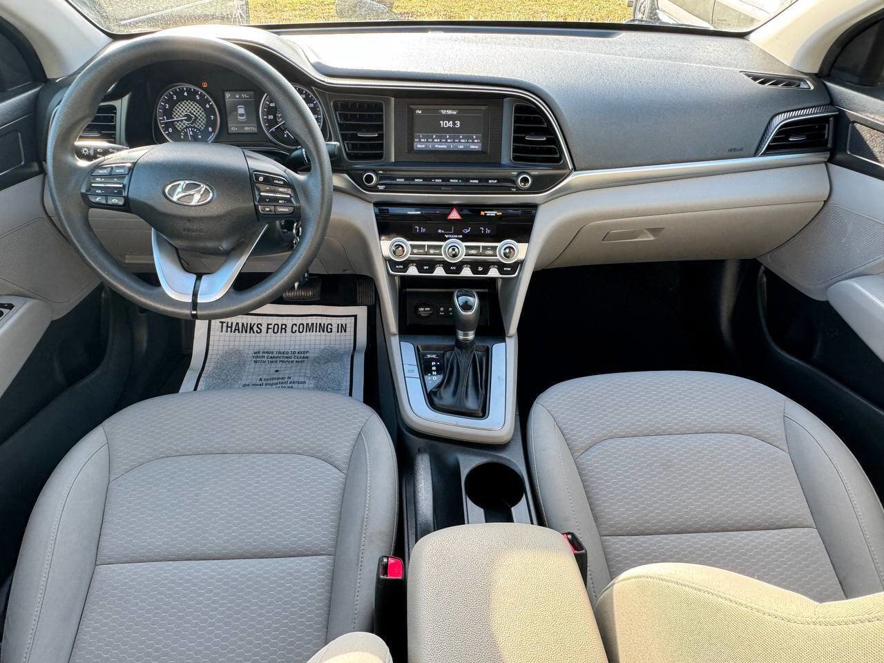 Used 2020 Hyundai Elantra SE image 15