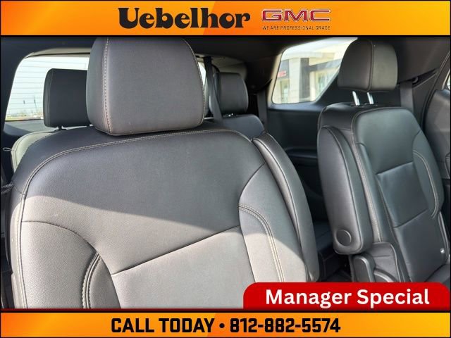 Used 2023 Chevrolet Traverse LT AWD/4WD image 5