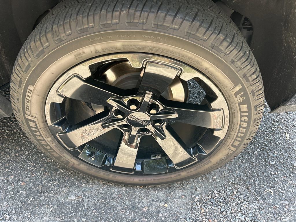 Used 2019 GMC Yukon SLT w/ Graphite Performance Edition RWD image 8
