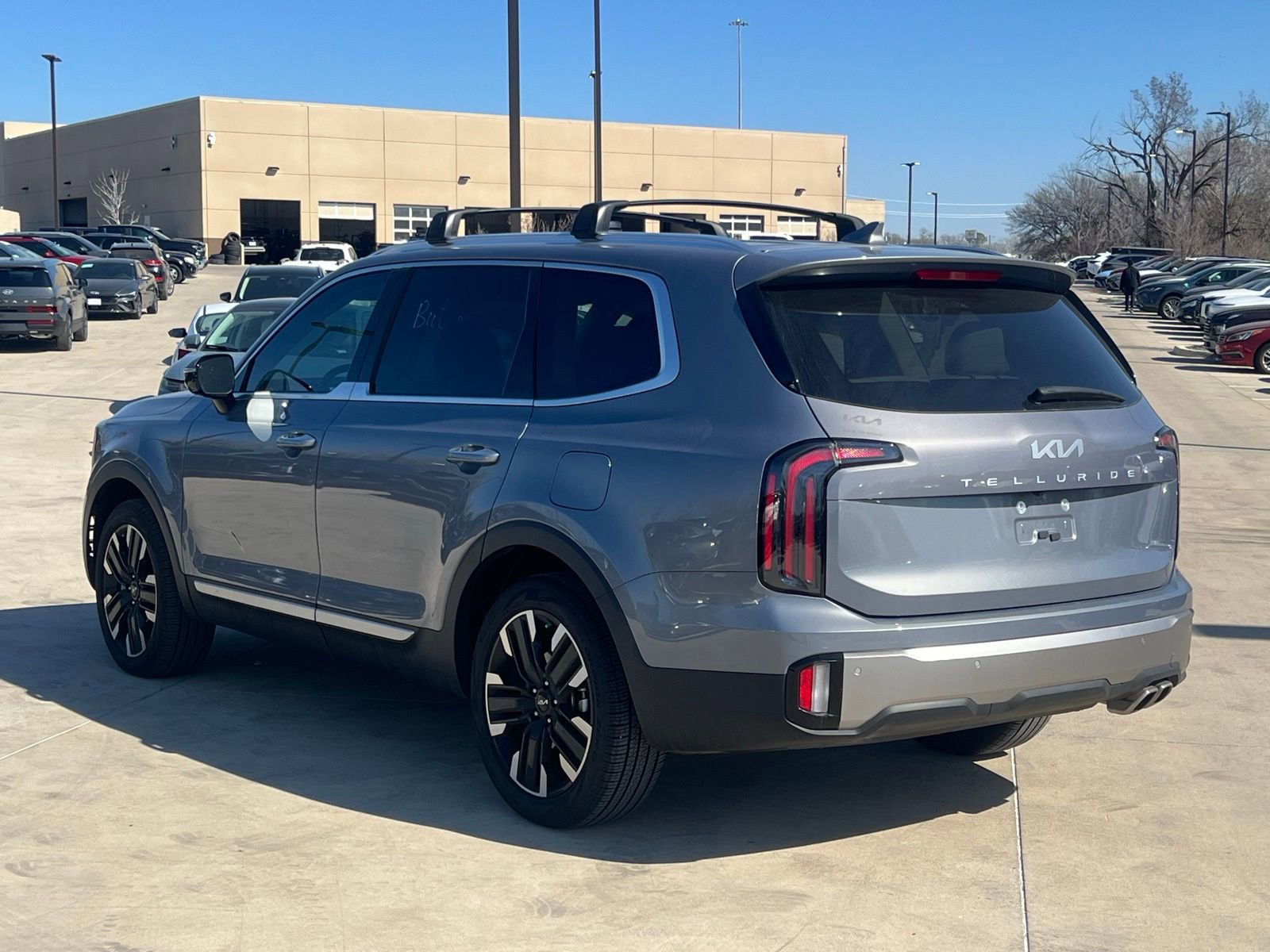 Used 2025 Kia Telluride SX w/ SX Captain's Chair Package image 10