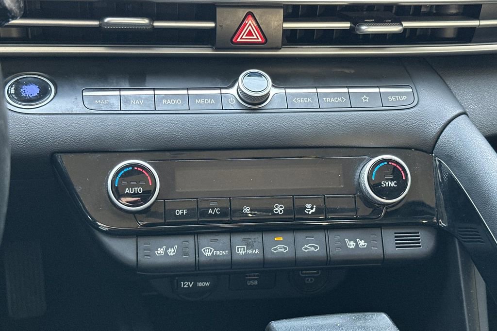 Used 2023 Hyundai Elantra Limited image 20