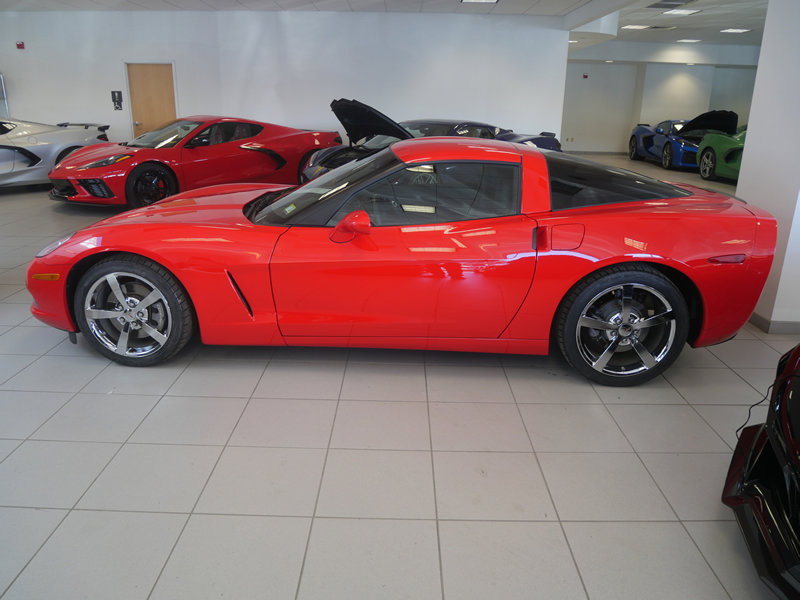 Used 2010 Chevrolet Corvette Coupe w/ Preferred Equipment Group image 6