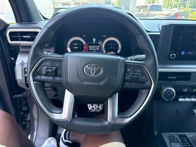 Used 2025 Toyota Tacoma TRD Sport AWD/4WD image 17