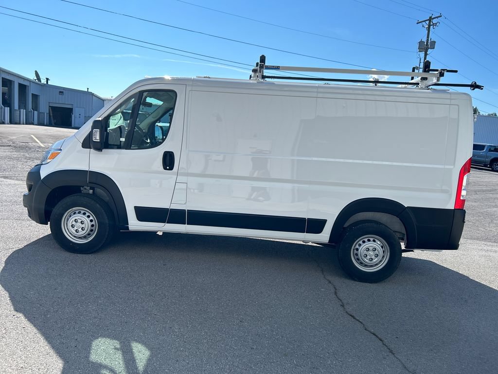 Used 2025 RAM ProMaster 2500 w/ Safety Group FWD image 4