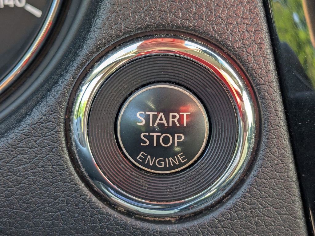 Used 2019 Nissan Rogue SV AWD/4WD image 21