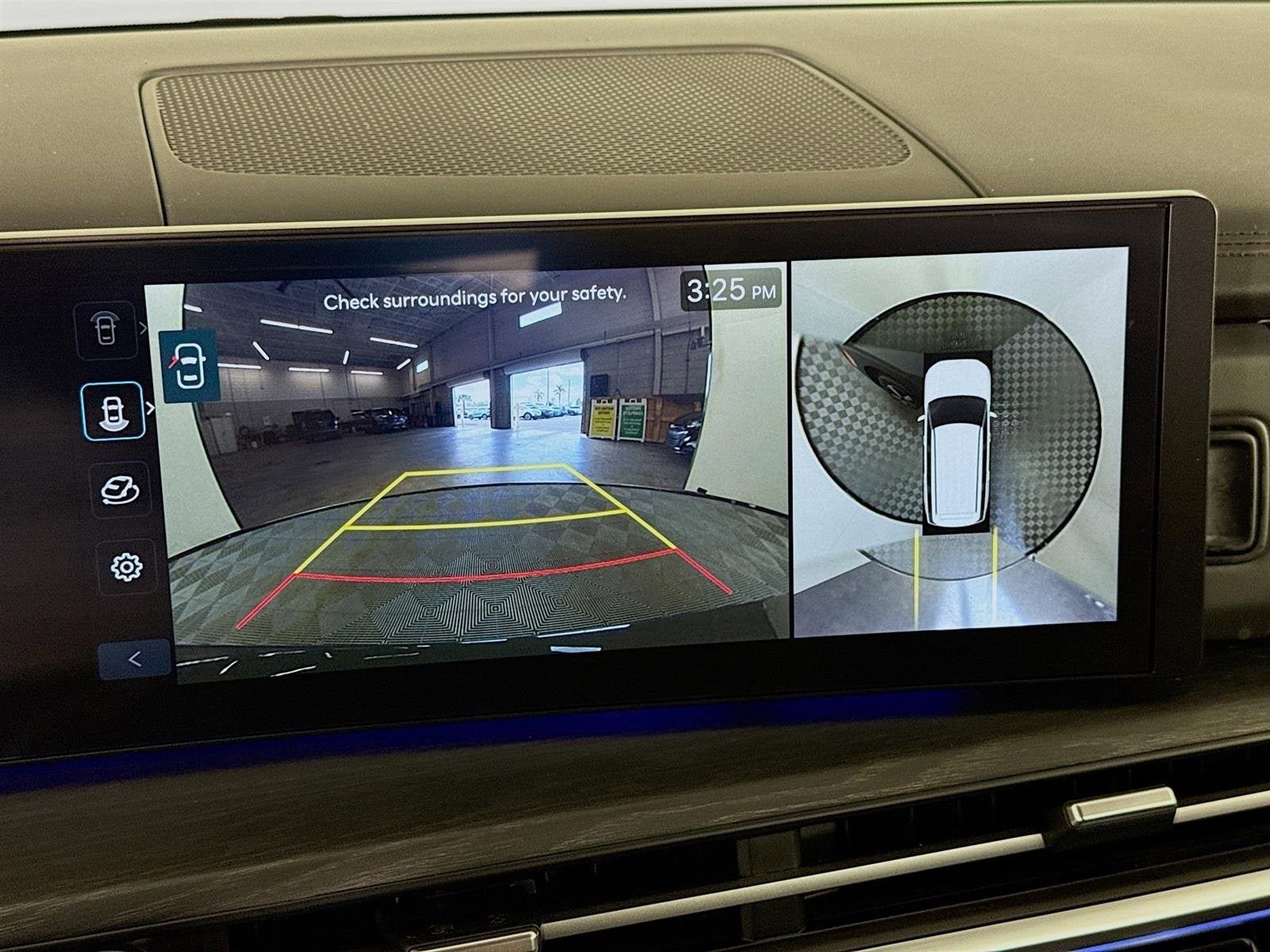 Used 2024 Hyundai Santa Fe Limited FWD image 18
