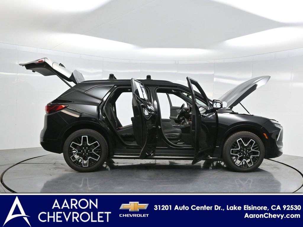 Used 2024 Chevrolet Blazer RS w/ Driver Confidence II Package image 3