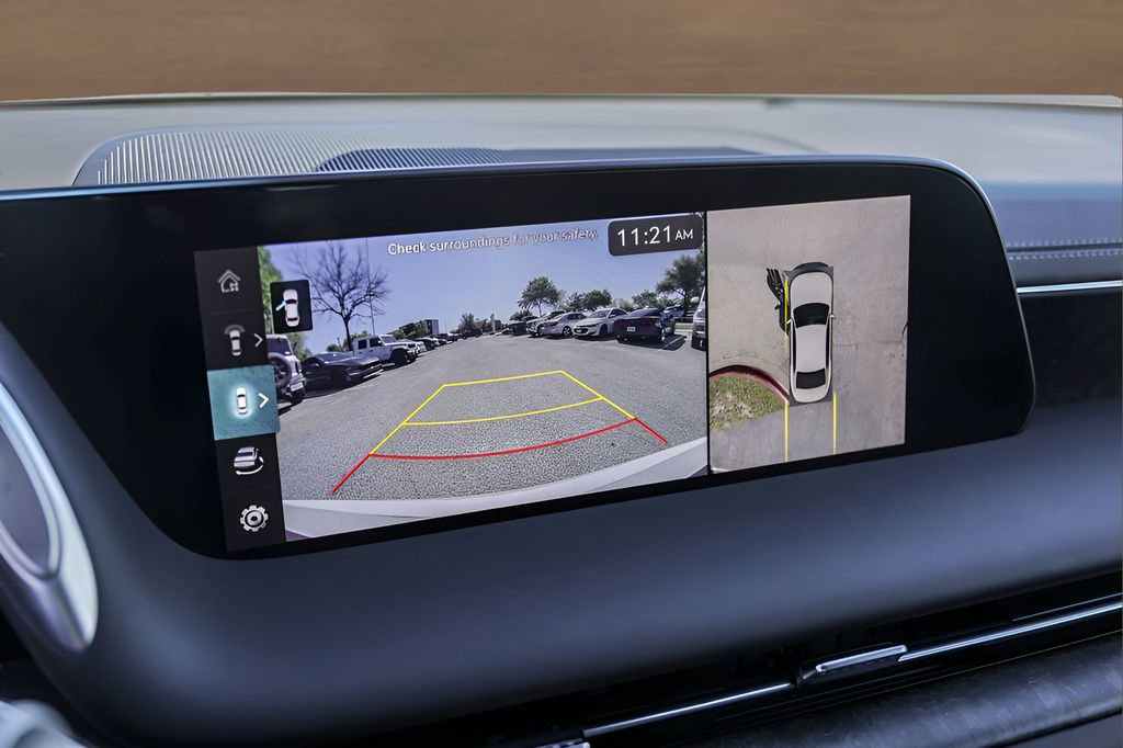 Used 2025 Genesis G90 3.5T image 17