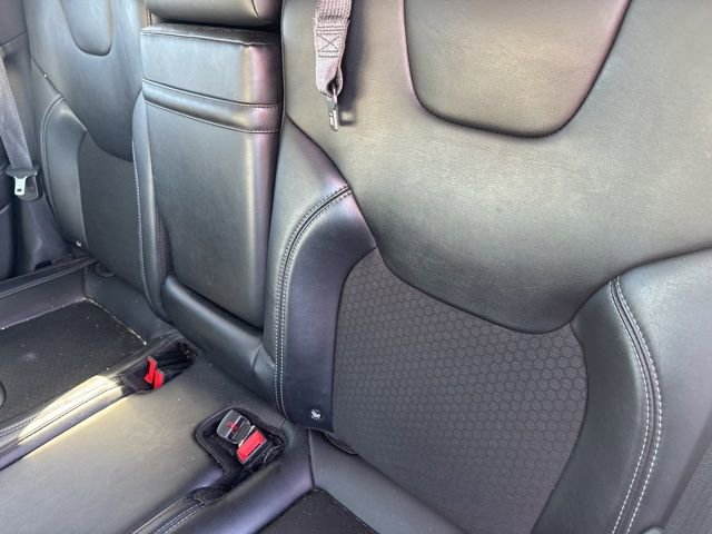 Used 2019 Jeep Cherokee Latitude Plus w/ Comfort/Convenience Group image 8