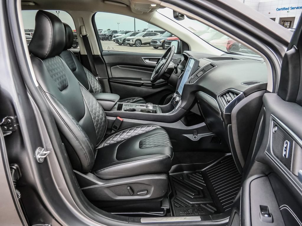 Used 2023 Ford Edge Titanium AWD/4WD image 16