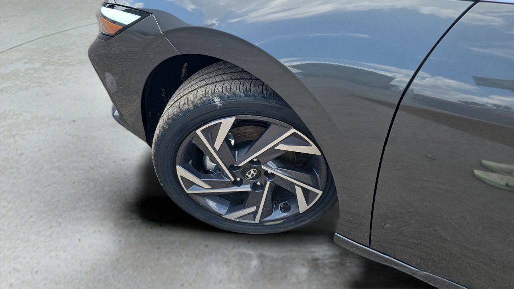New 2026 Hyundai Elantra Limited FWD image 28