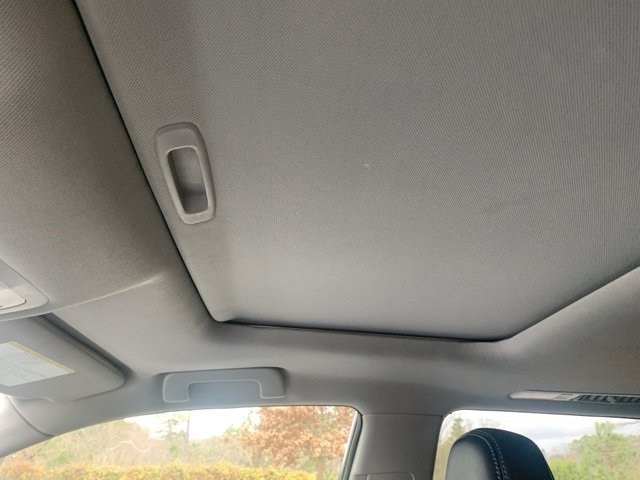 Used 2017 Toyota Highlander SE image 17