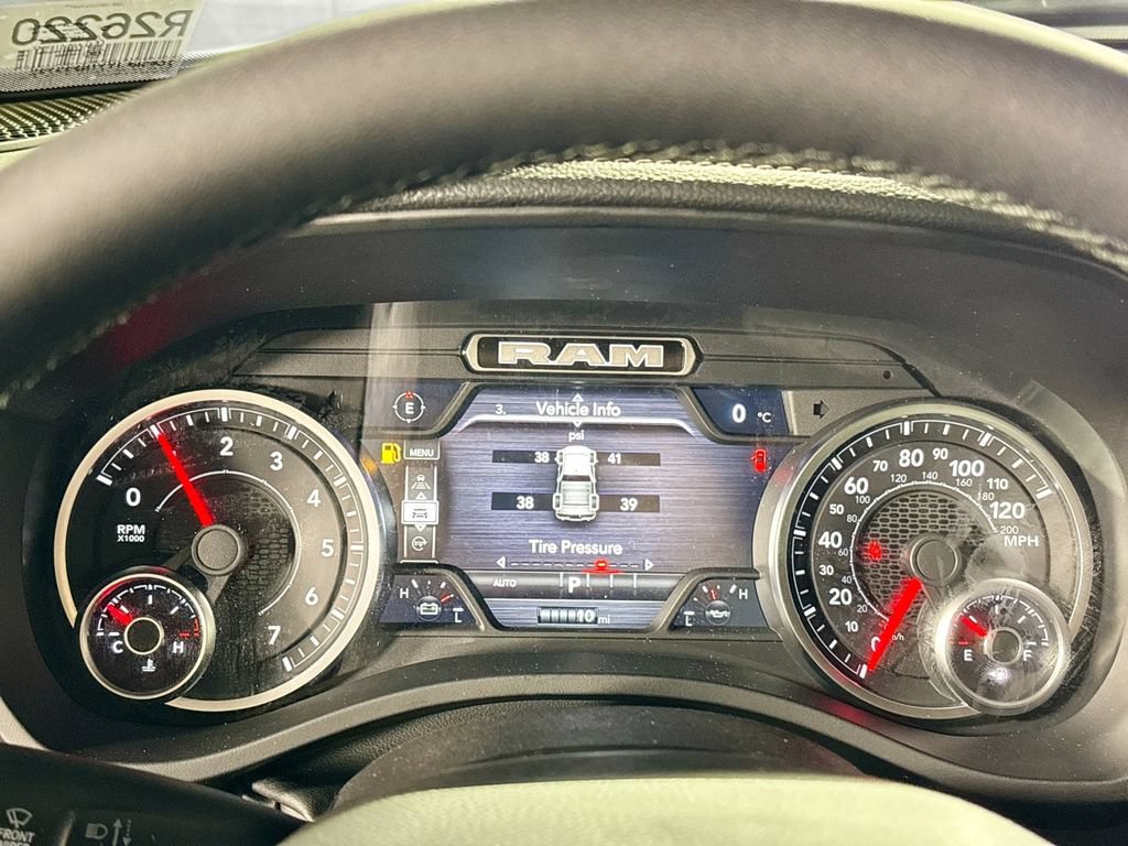 New 2026 RAM 1500 Laramie AWD/4WD image 14