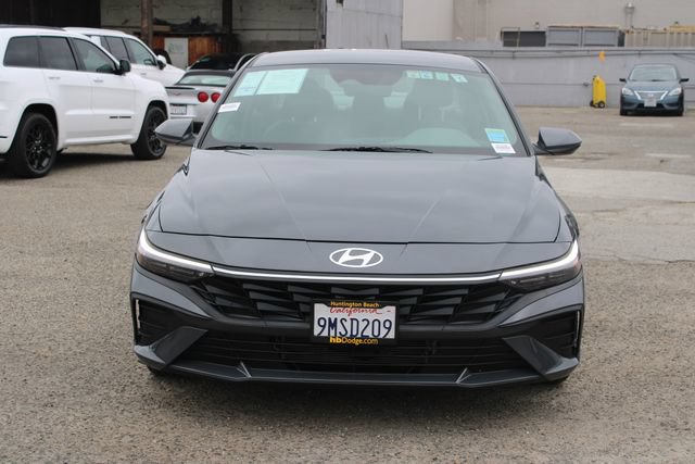 Used 2024 Hyundai Elantra Blue FWD image 2
