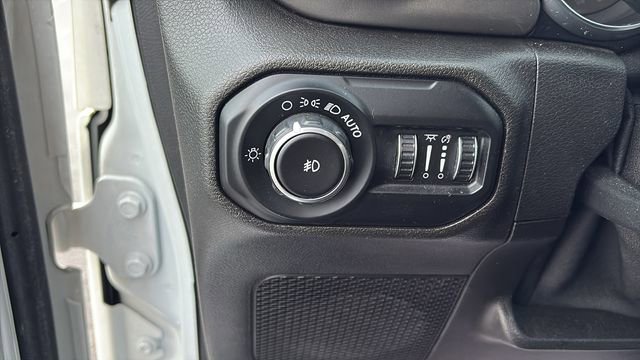 Used 2019 Jeep Wrangler Unlimited Sahara image 17