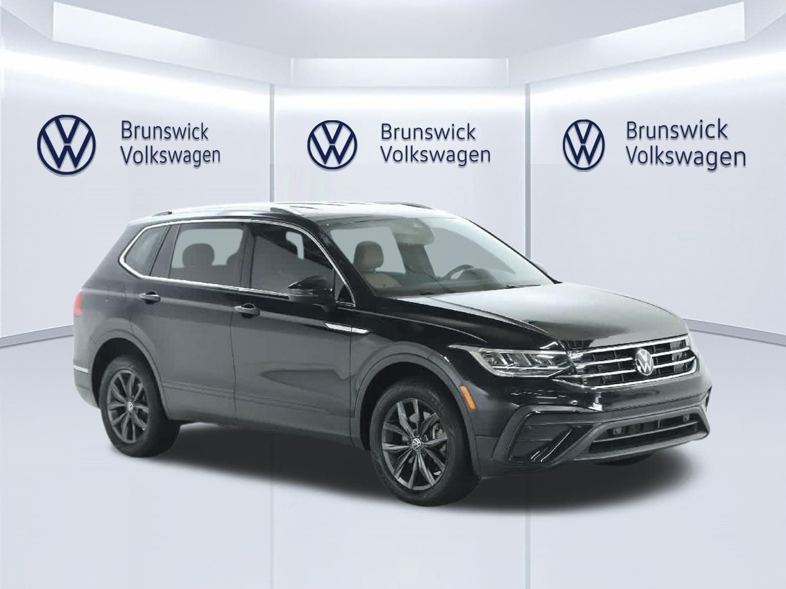 Certified 2023 Volkswagen Tiguan SE AWD/4WD image 9