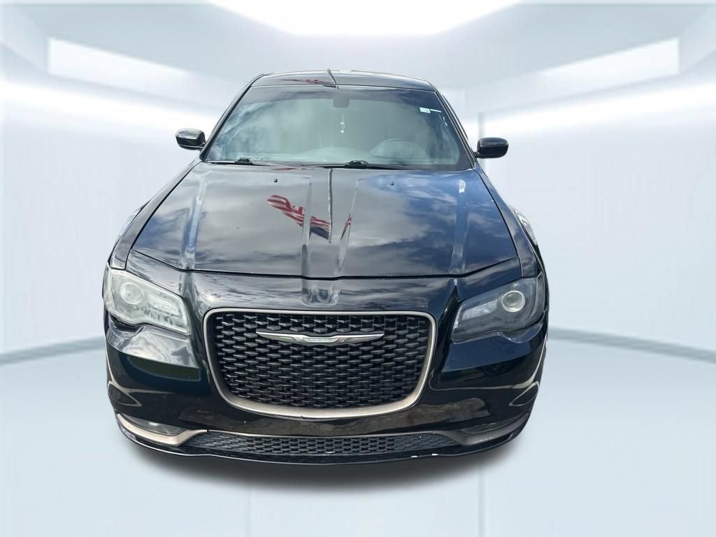 Used 2017 Chrysler 300 S RWD image 2