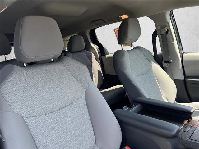 Certified 2023 Toyota Sienna LE FWD image 24