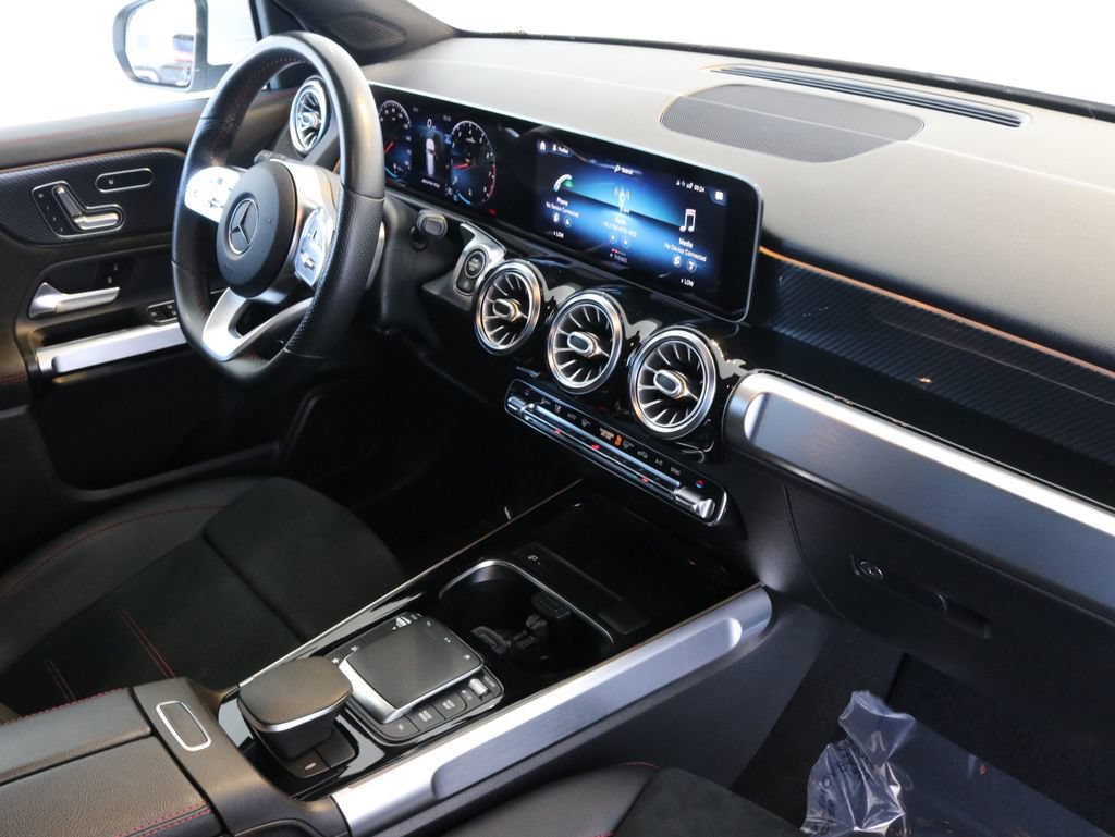 Used 2021 Mercedes-Benz GLB 35 AMG 4MATIC image 44