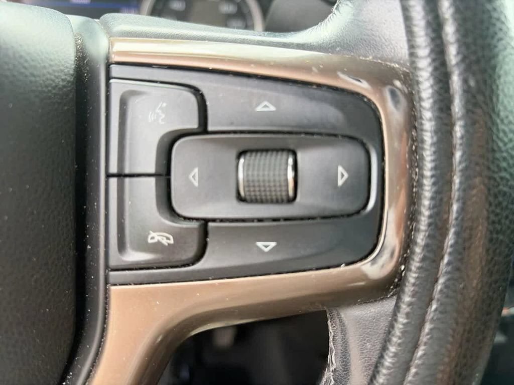 Used 2019 Chevrolet Silverado 1500 High Country w/ Technology Package AWD/4WD image 27