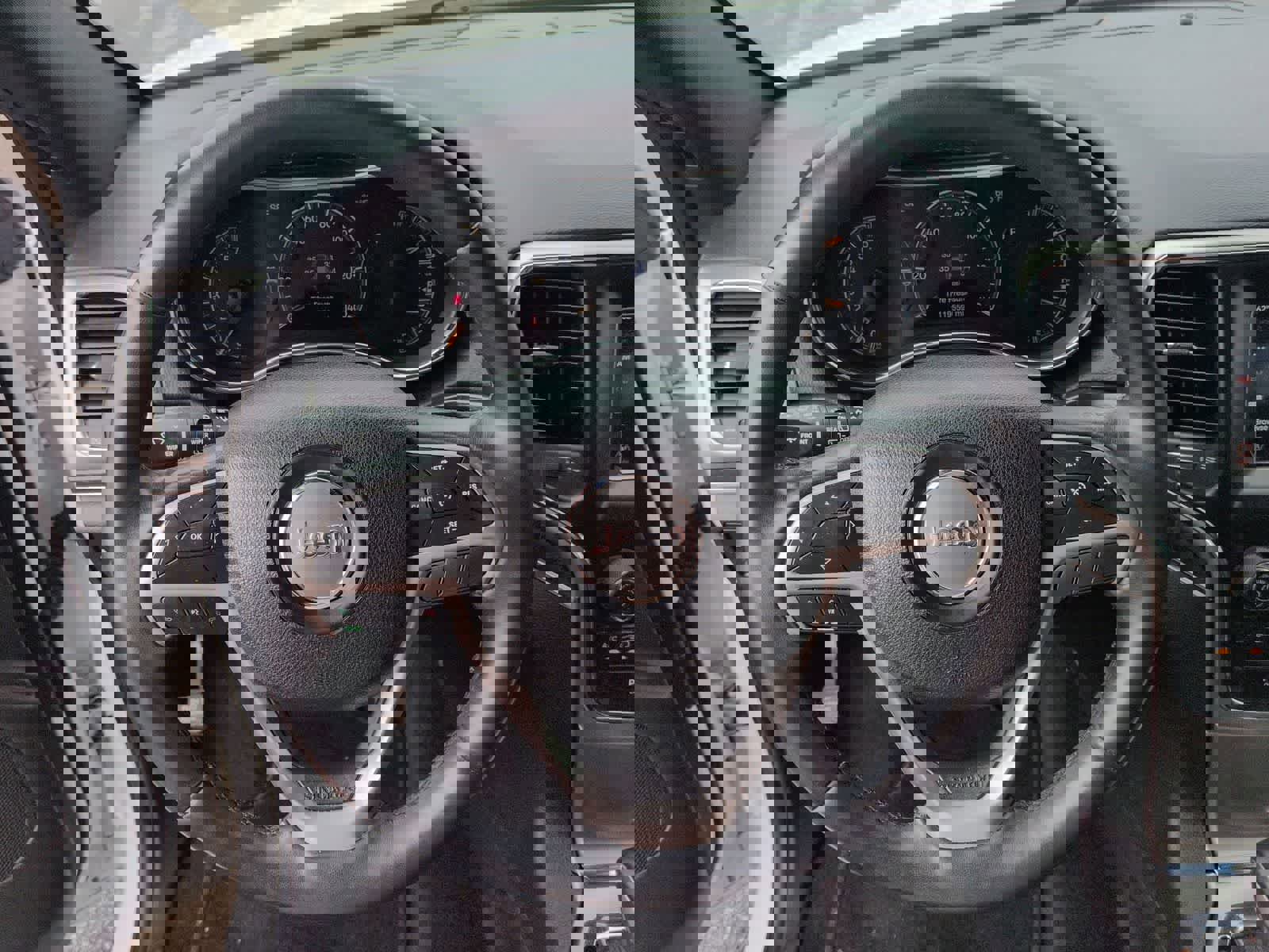 Certified 2018 Jeep Grand Cherokee Limited image 19