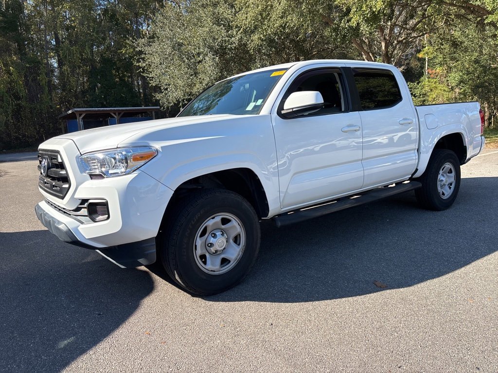 Used 2017 Toyota Tacoma SR image 19